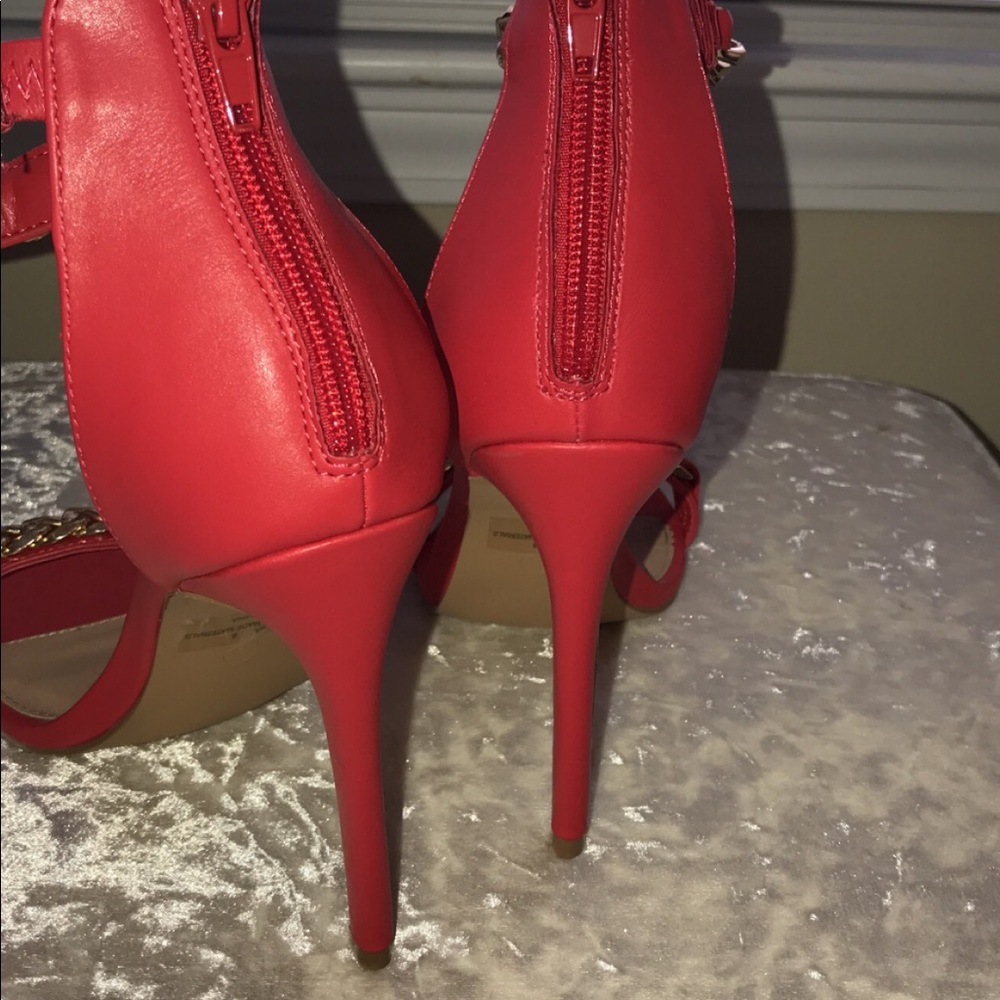 High heels - Picture 2 of 3